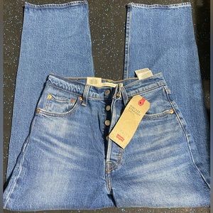Size 26 length 27 Levi’s rib cage jeans NWT